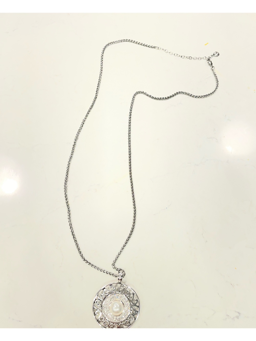 Silver tone faux pearl pendant necklace